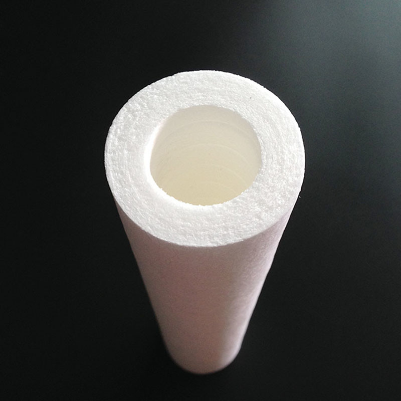 Filtre primaire non odorant Traitement de l'eau Filtre soufflé fondant Cartouche de filtre en coton PP Installation simple