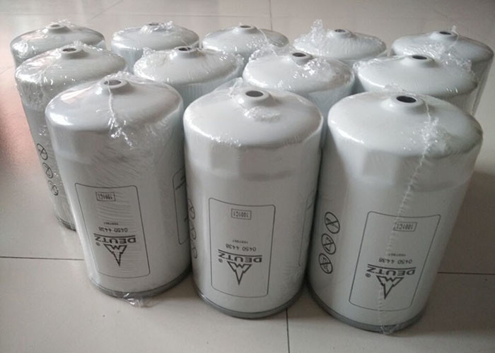 filtre à l'essence 10um industriel diesel 04504438 pour le moteur de Deutz