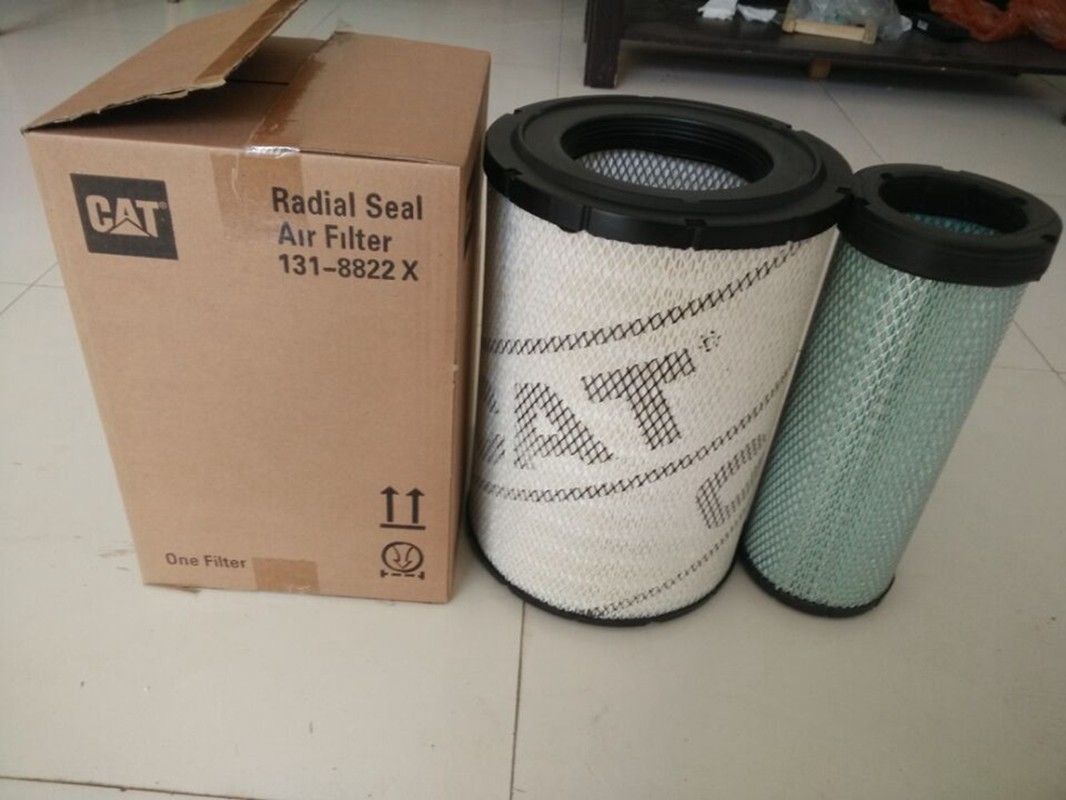 élément filtrant de filtre à air de 131-8822X 131-8821 pour l'excavatrice de 320D 320C